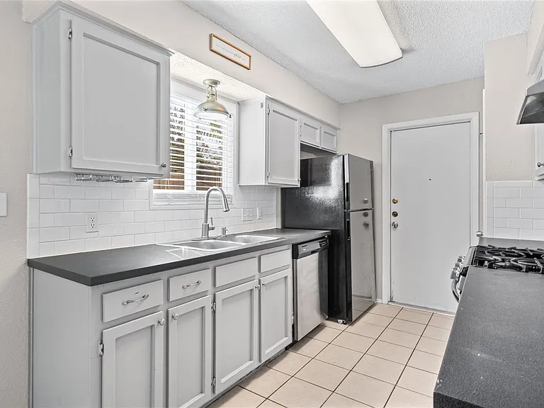 621 Russet Valley Dr — Photo 6