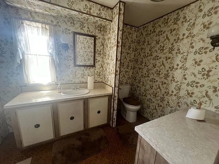 1052 SE Deep Lake Rd — Photo 14