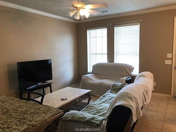 3rd image of 433 Forest Dr