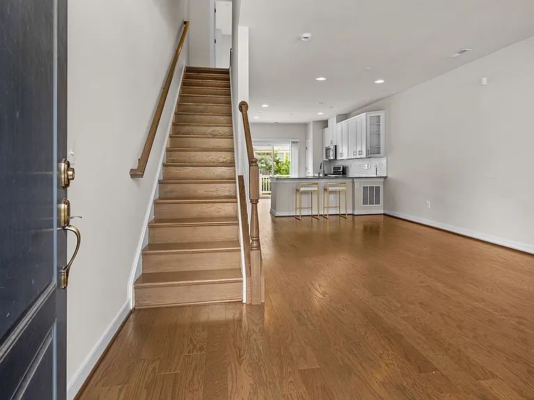 9780 Fields Rd — Photo 6