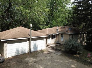 1422 River Rd, South Elgin, IL 60177