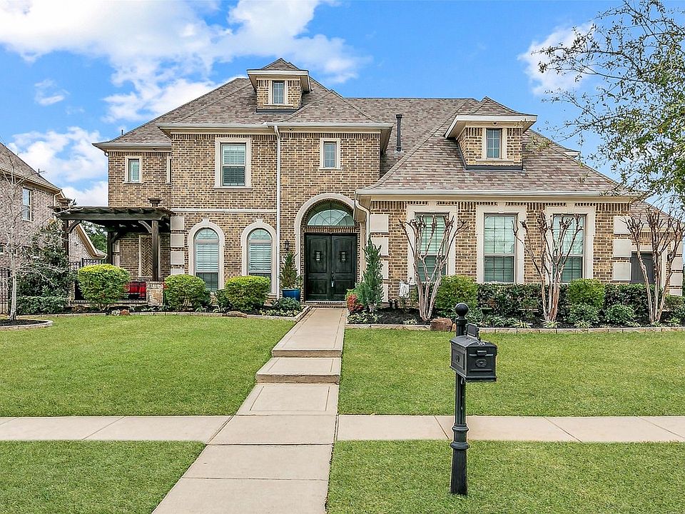 1st image of 309 Saint Tropez Dr