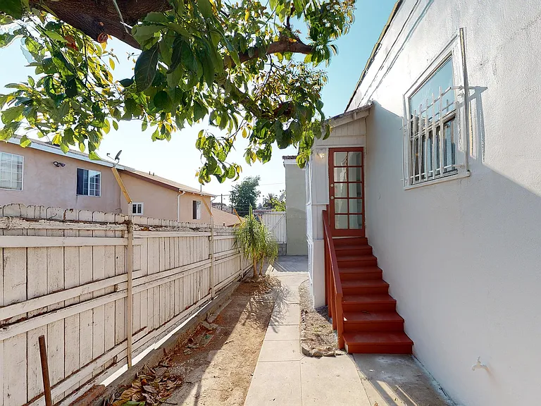 1532 Scott Ave — Photo 38
