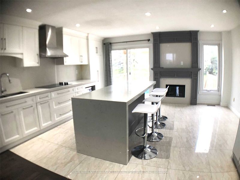 Toronto House for rent - 3 Bedrooms — photo 3