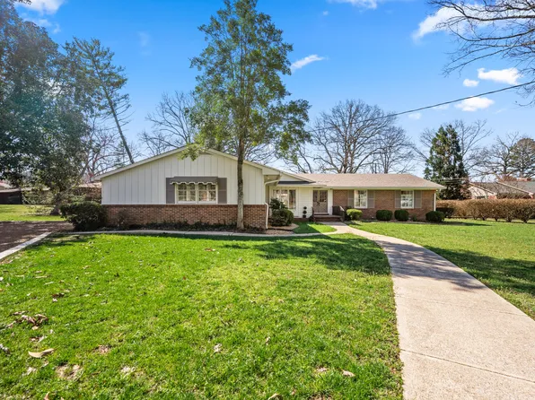 107 Lake Circle Dr, Tullahoma, TN 37388