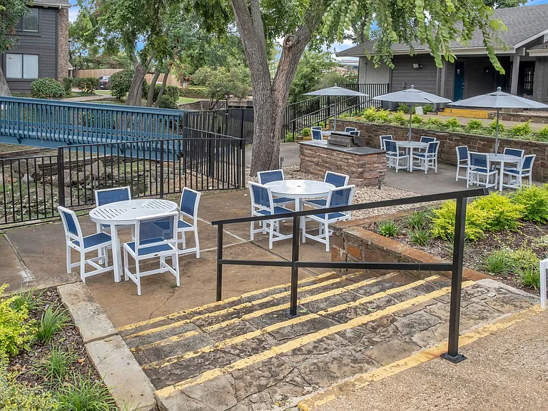 Riverwalk Apartments — Photo 26