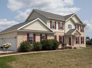 1135 Marsh Rdg, Brighton, MI 48114