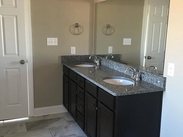 101 Stonewall Jackson Blvd — Photo 4
