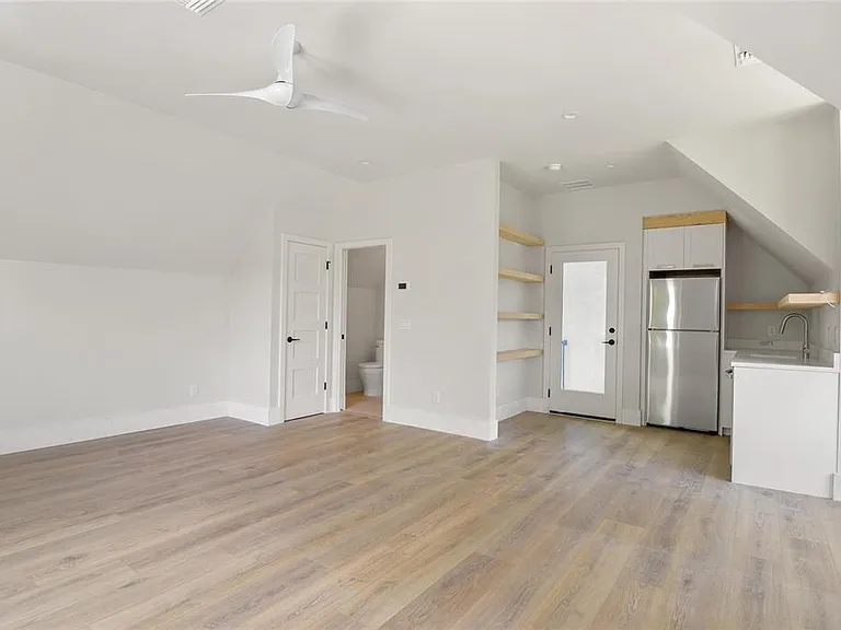 3222 Holliday Ave — Photo 9