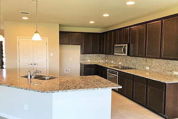 3rd image of 412 Farm Creek Dr
