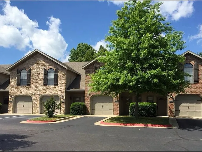 3449 W Chevaux Dr — Photo 1