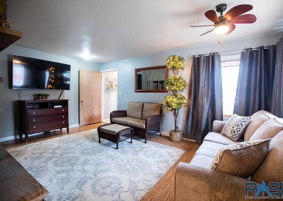 3209 S 1st Ave, Sioux Falls, SD 57105 Zillow