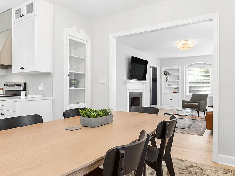 910 Baldwin Ave — Photo 22