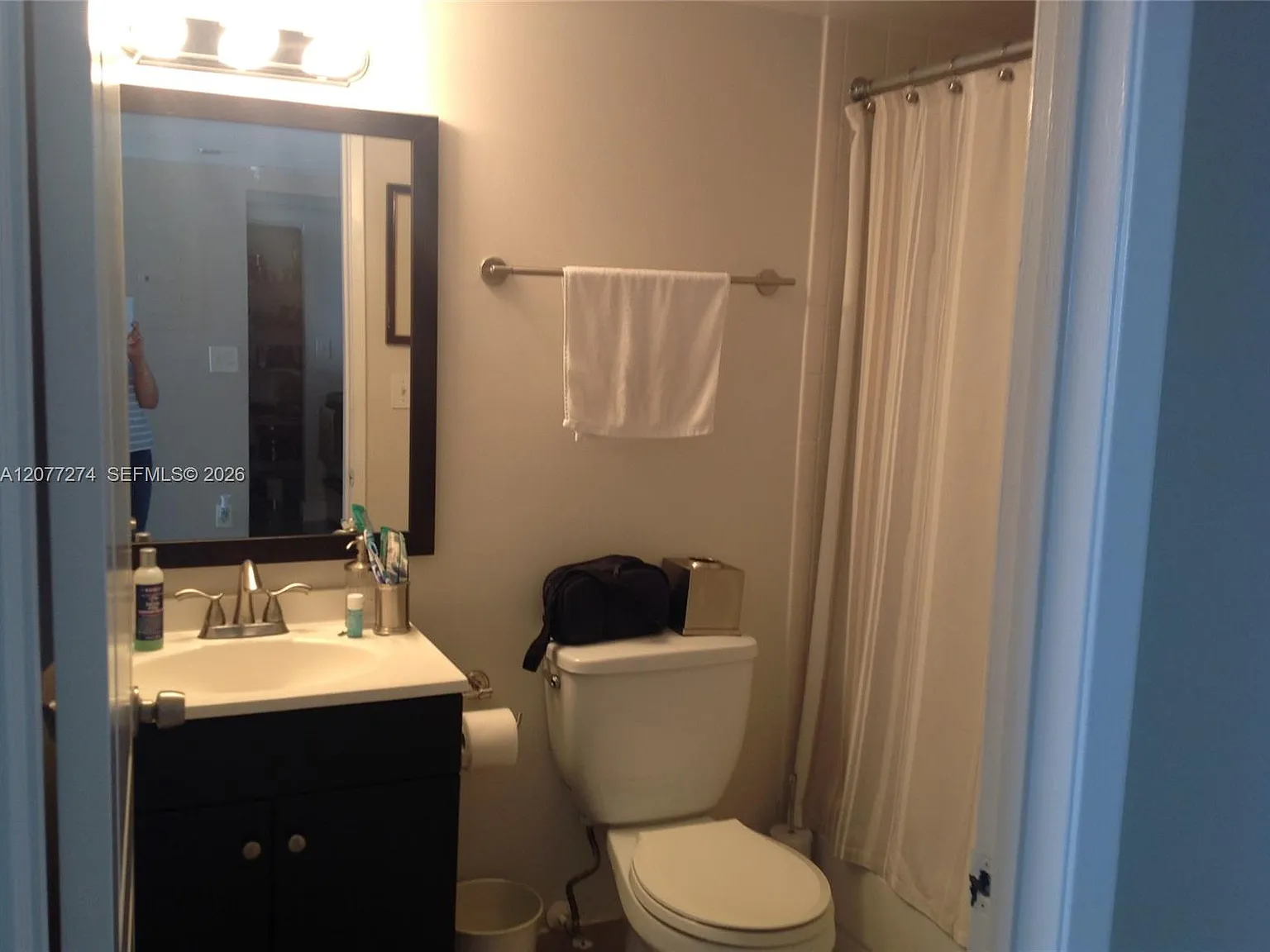 Madison Downtown Condo — Photo 4