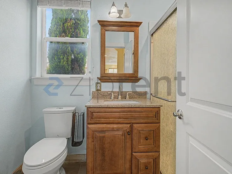 132 NE 63rd Ave — Photo 24