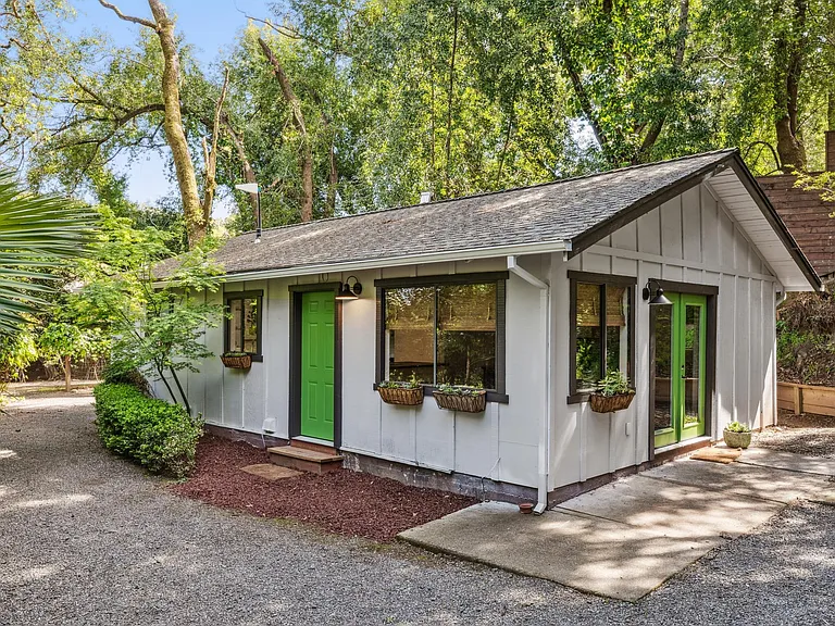 10 Angelica Ct #A — Photo 1
