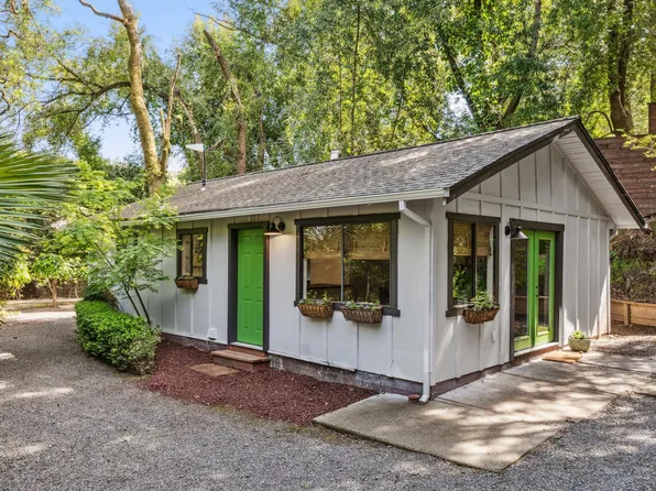 10 Angelica Ct #A, Novato, CA 94947