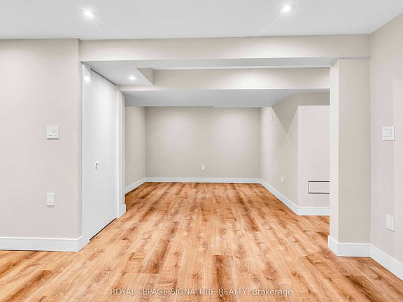 3rd image of 986 Srigley St #3