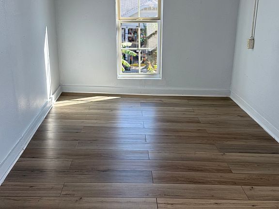 2nd image of 209 N Navidad St #Up