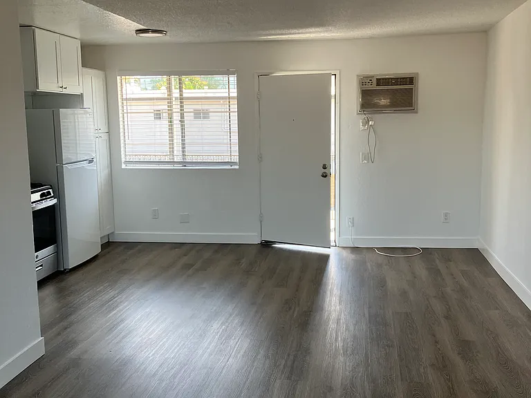 Saticoy — Photo 8