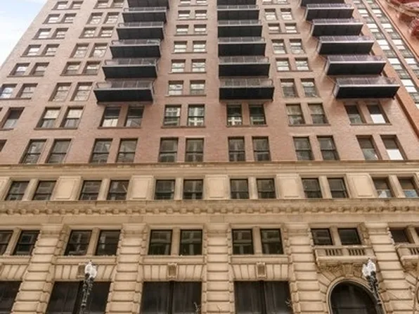 212 W Washington St APT 1406, Chicago, IL 60606