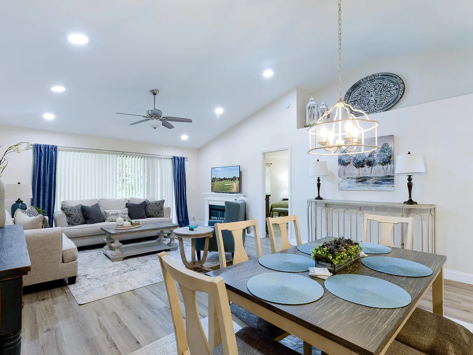 2 bed, 2.0 bath, 1135 sqft, $7,500 — Photo 1
