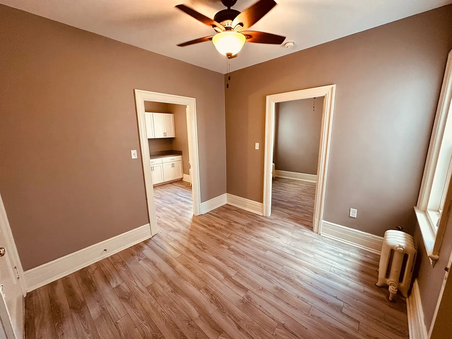 7 W Philadelphia Street, One Bedroom, Great Downtown Location — Photo 4