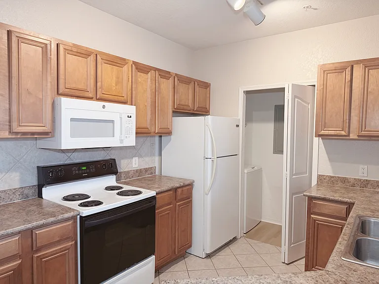 6149 Metrowest Blvd #206 — Photo 15