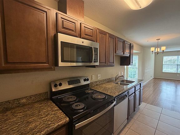 5th image of 1702 Doyle Ct #2