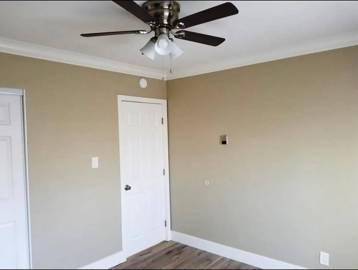 2 bed, 850 sqft, $2,300 — Photo 1