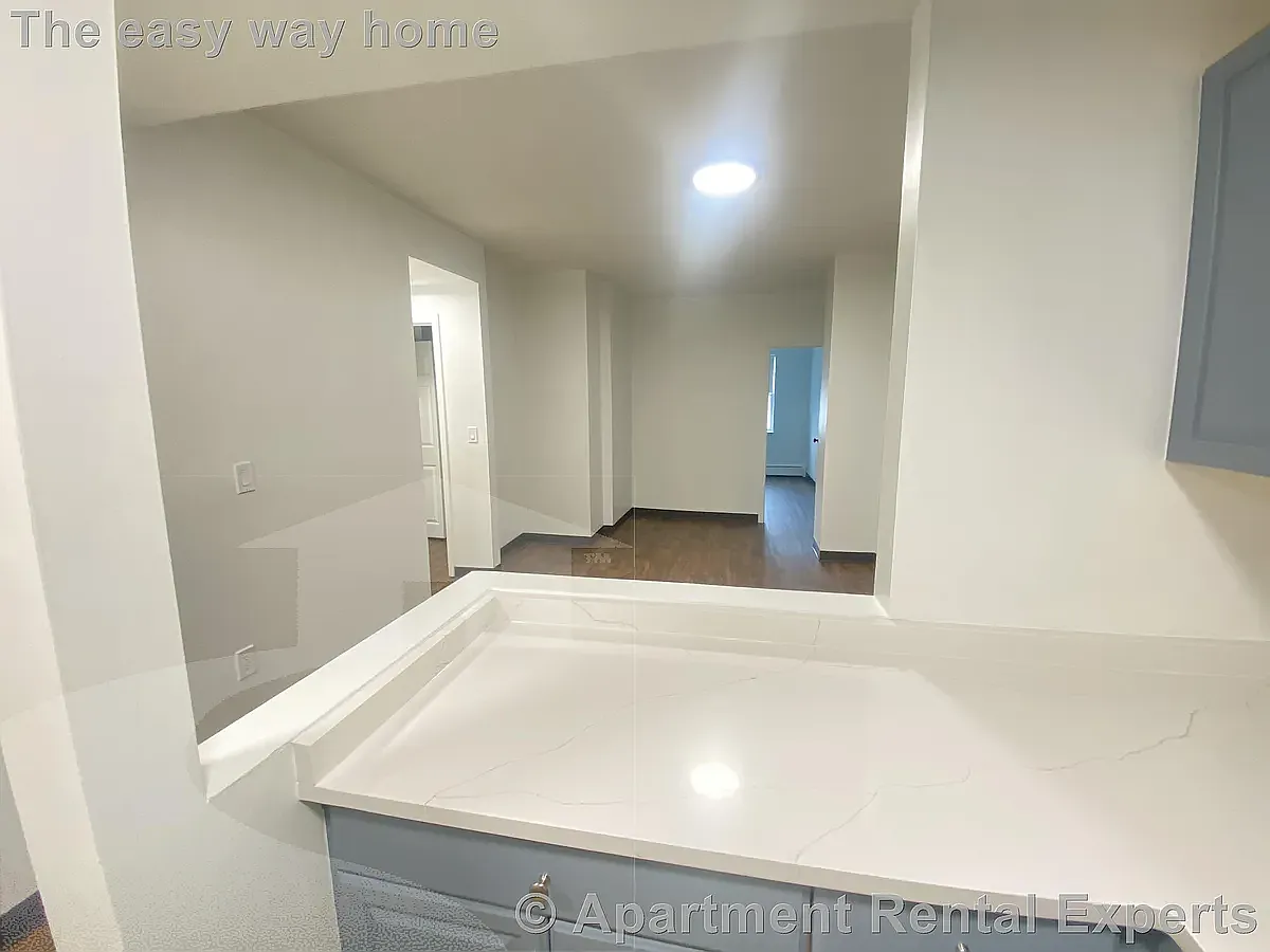 2 bed, 1000 sqft, $2,500 — Photo 3