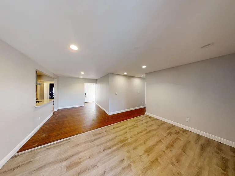 5325 E Falls View Dr — Photo 6