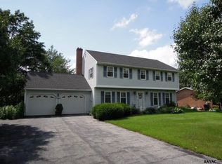 55 Lake View Dr, Gettysburg, PA 17325