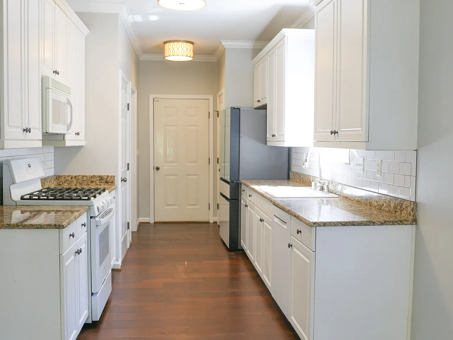 3 bed, 1480 sqft, $3,000 — Photo 3