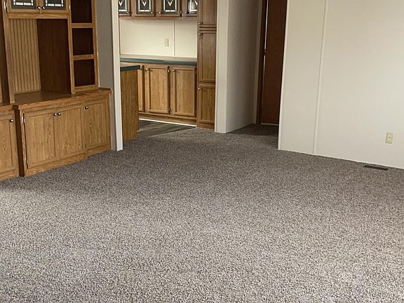 5th image of 1823 Collins Ct