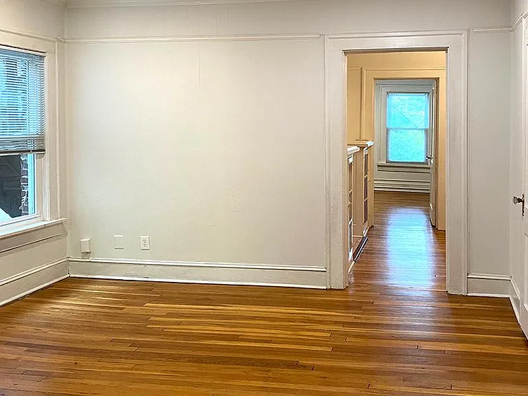 picture is flopped, unit 2 has windows on right side