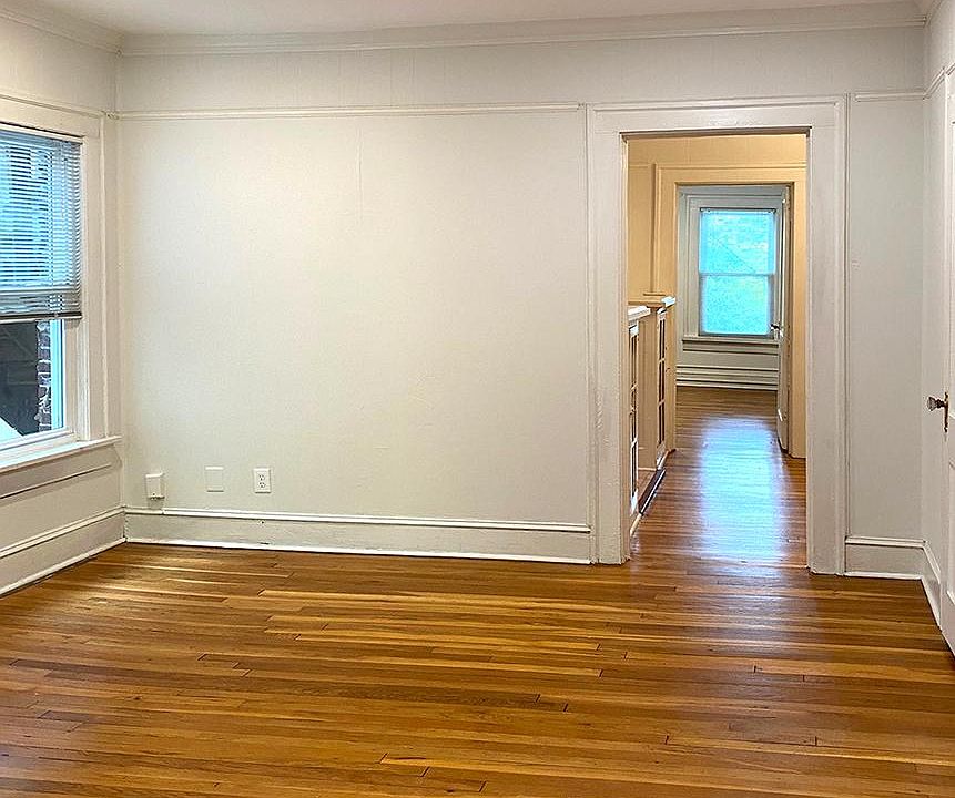 picture is flopped, unit 2 has windows on right side