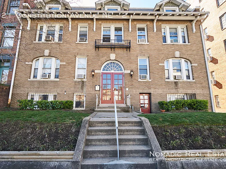 221 Constitution Ave NE #2 — Photo 2