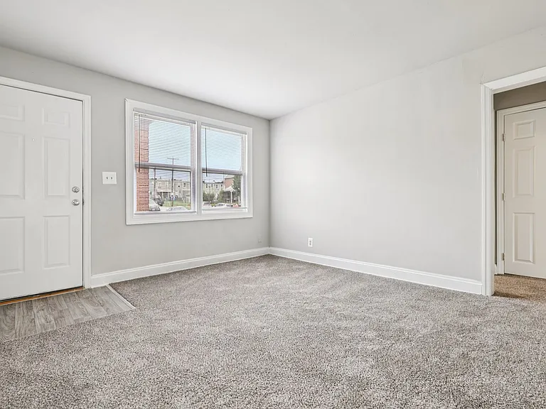 Oaklee Village Apartments — Photo 79