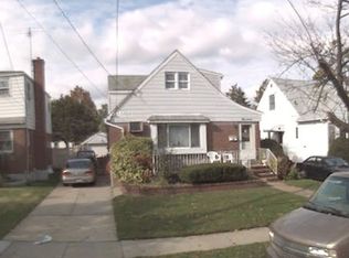 19 Irving St, Valley Stream, NY 11580