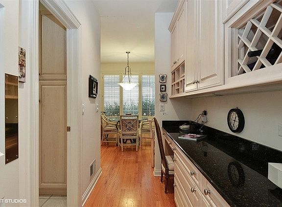 5th image of 835 Turnberry Ln