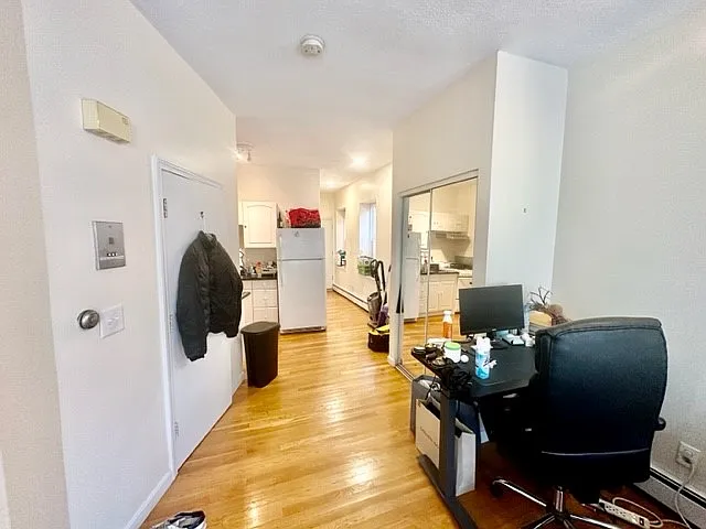 392 Commercial St #3 — Photo 3
