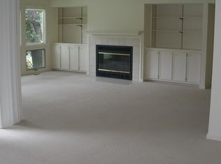 225 Winding Meadows Dr, Flat Rock, NC 28731
