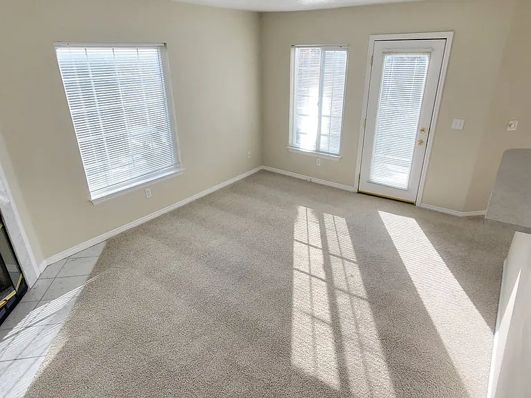 Parkwood Pointe Apartments — Photo 92