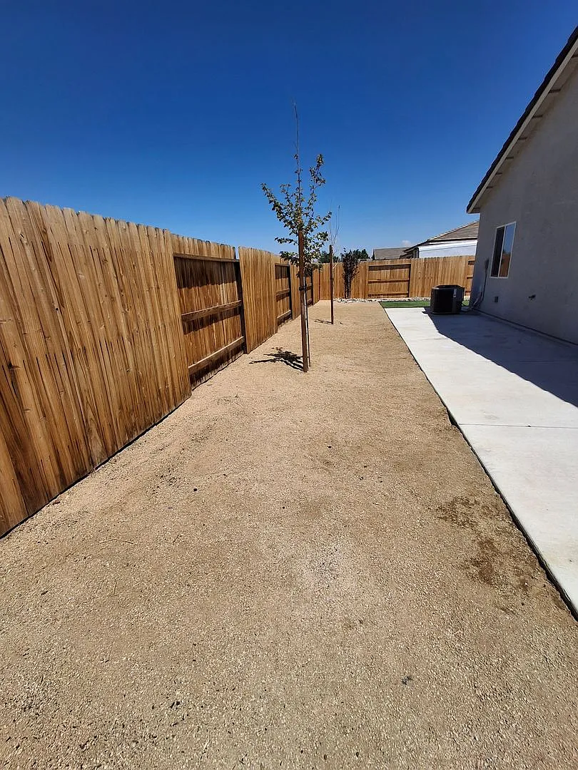 Newer 4 Bedroom Home, 3 car garage in Fallon — Photo 1