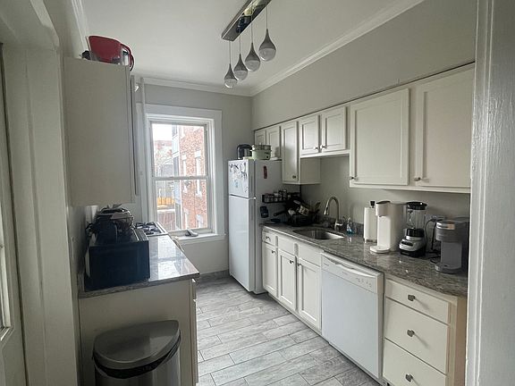 3rd image of 11 Farrington Ave #3