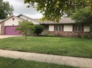 2320 Shabbona Dr, Springfield, IL 62702