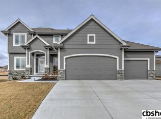 1606 S 207th St, Elkhorn, NE 68022