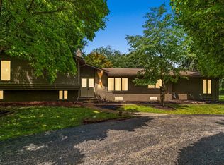 7250 Cedarcroft Ln, West Bloomfield, MI 48322