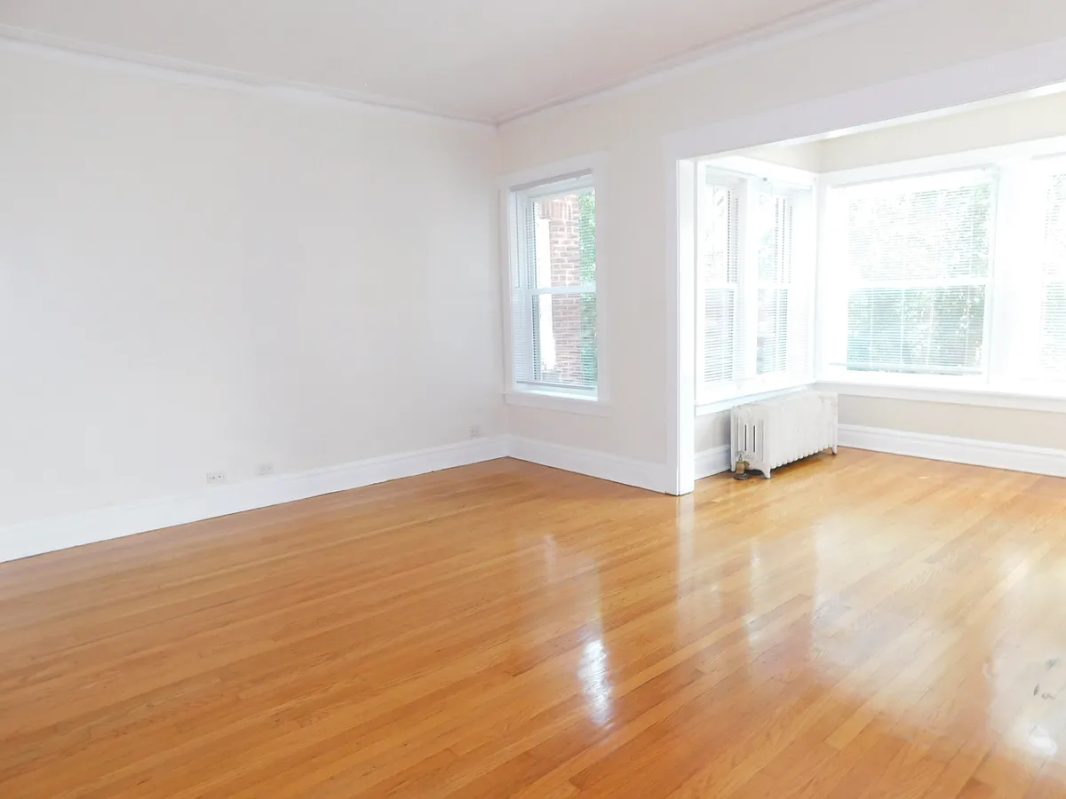 Building Photo - 809 Simpson St #11